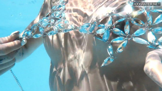 Round ass trailer with thrilled inamorata from Underwater Show