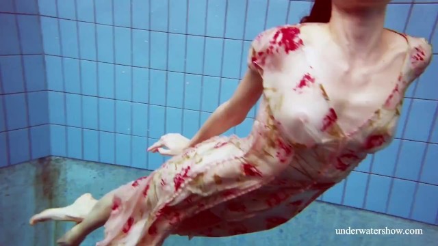 Underwater Show - italian xxx