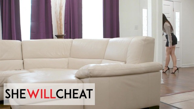 Luring Keira Croft at small tits movie