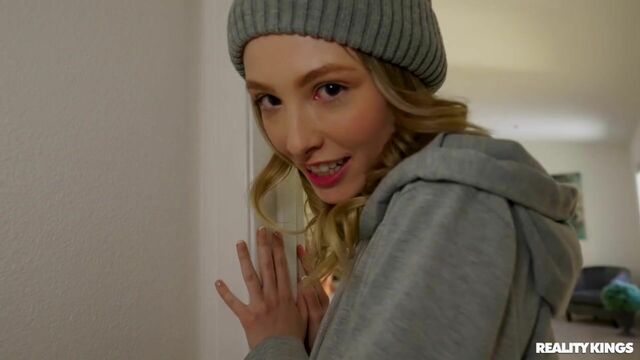 Awesome chick Ailee Anne gets fucked by her tinder boyfriend