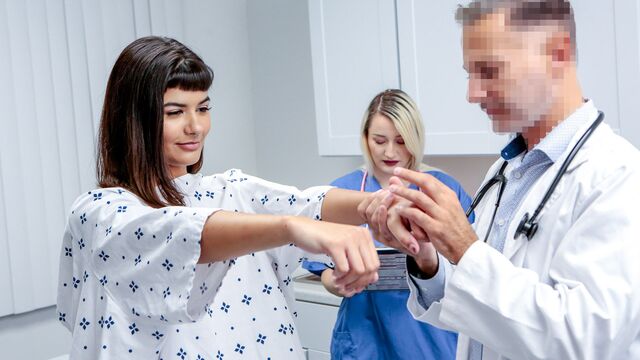 Awesome hospital sex session with Hadley Haze and Apryl Rein