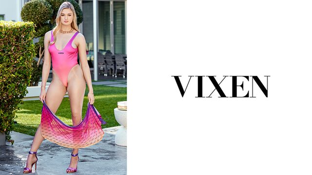 Natural beauty in stockings Amber Moore fucked in the cowgirl pose