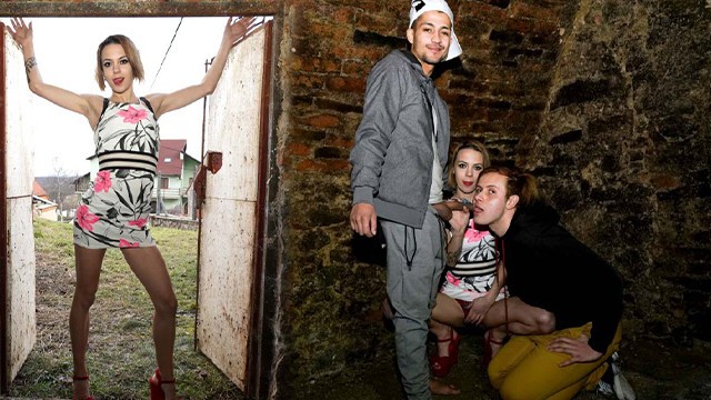 Alluring girlfriend's anal sex