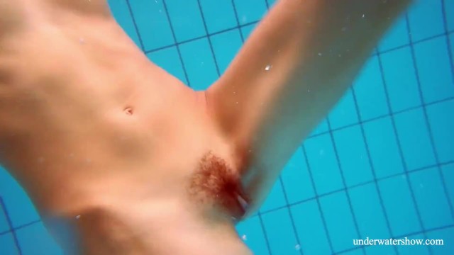 Lady's hairy vagina action