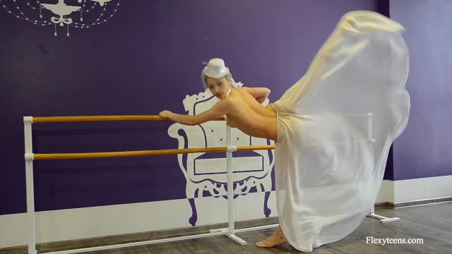 Graceful Irina at gymnast pussy porn