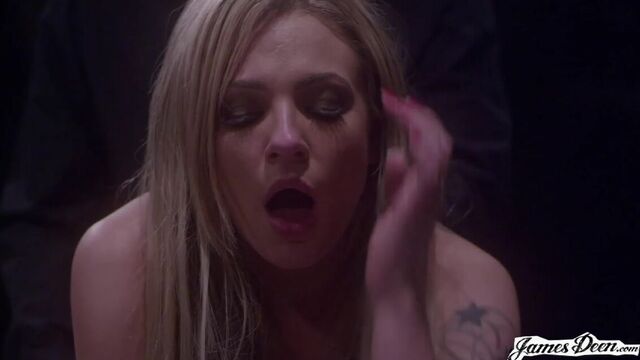 Aesthetic blonde Dahlia Sky likes intensive doggy style anal fuck