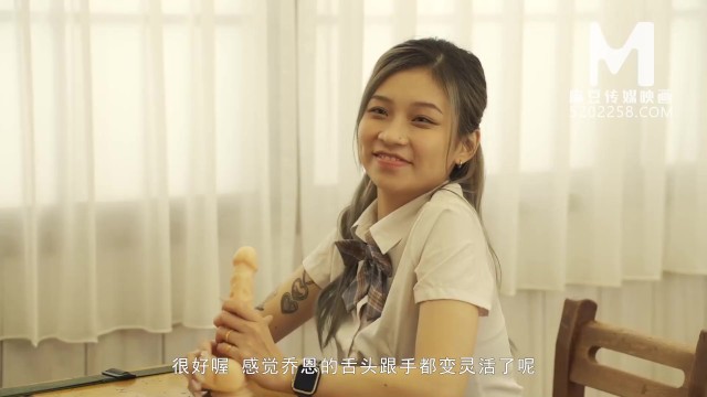 Watch stylish Nan's dirt