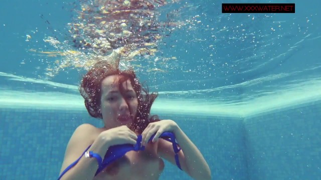 Underwater Show - juicy ass clip