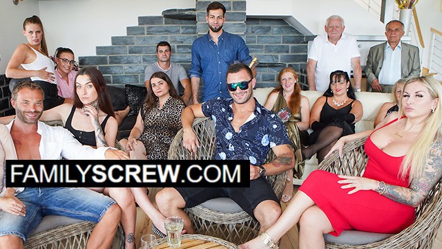 Peter Stallion and Daphne Klyde's bbw porn by Family Screw