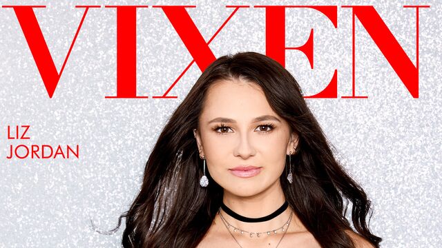 Good babe with hairy pussy Liz Jordan is enjoying dick-riding