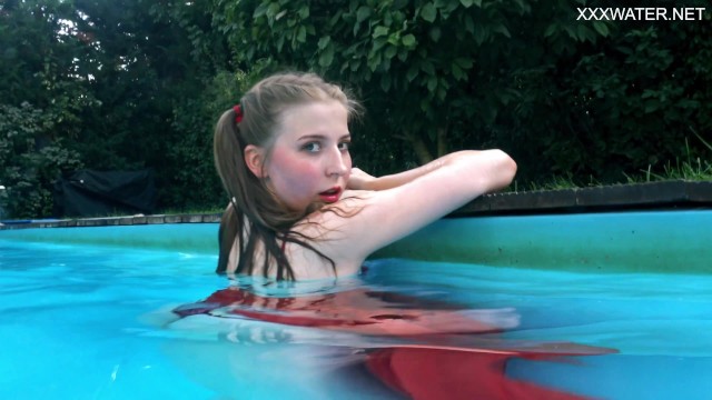 Darling's swimming sex