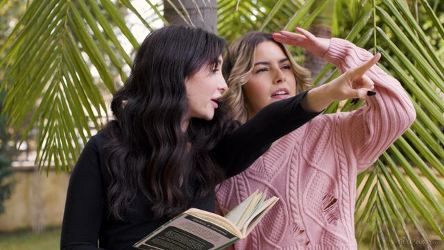 Spicy chicks Jane Wilde and Chanel Camryn have fun in the bedroom