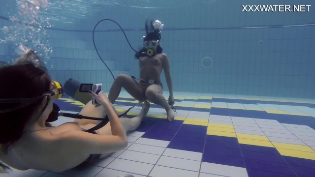Underwater Show featuring Adeline's orgasm video