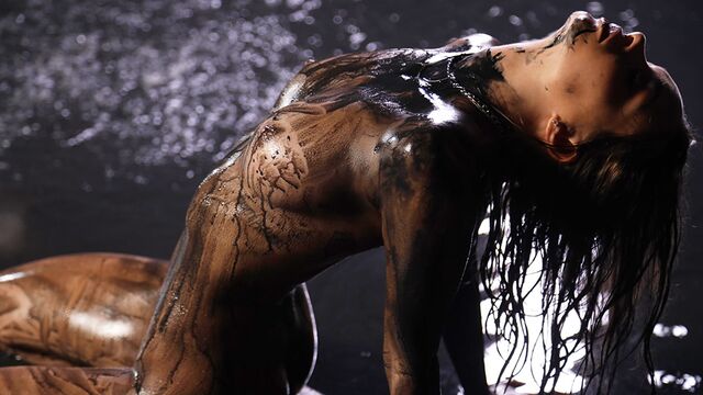 Passionate chick ArinaQ shows off her flexible body shape