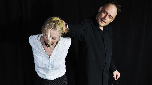 Master stimulates wide-opened snatch of a sexy Weekay White