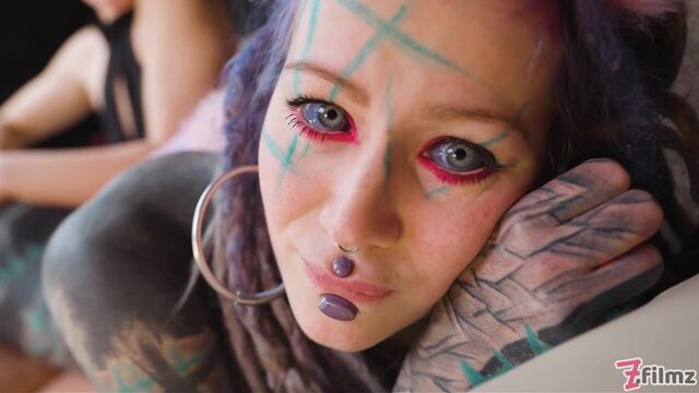 Two hotties Miss Flora and Anuskatzz love spanking