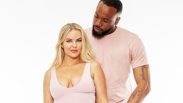 Blonde hottie Slimthick Vic fucks with a huge interracial penis