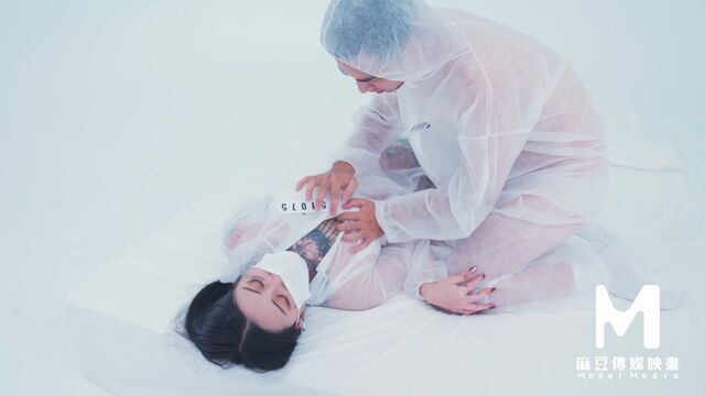 Aesthetic hottie Ai Qiu feels a long penis in her hungry shaved pussy