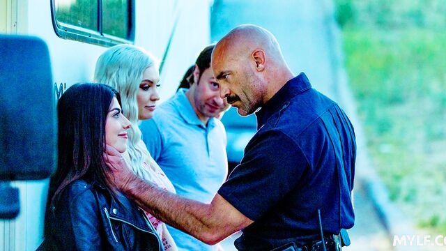 Passionate hard fuck with a long-legged girlfriend Kenzie Taylor