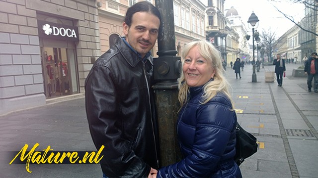 Mature video with enticing Pamela from Mature NL