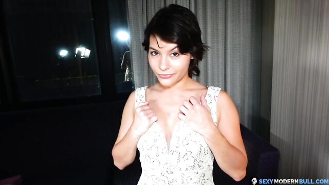 White hottie Nicole Aria screwed a hot white girlfriend