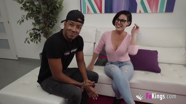 Comely hoochie - cumshot trailer - FaKings