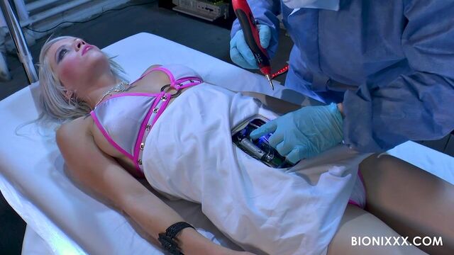 Blonde with tattoos and shaved pussy feels an upcoming orgasm