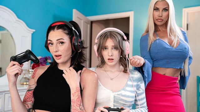 Beautiful oral sex with lesbians Bridgette B and Melody Marks