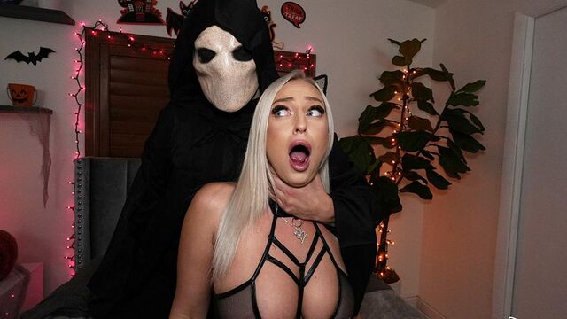 Aesthetic hot sex in the bedroom with a big-boobed Elana Bunnz