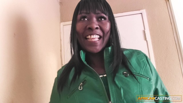 Deep throat sex with comely hoochie from African Casting