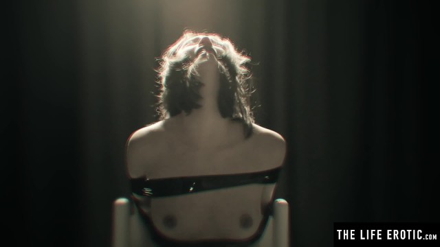 Watch precious chippie's scene
