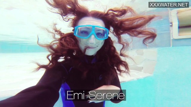 Underwater Show featuring Emi's female orgasm xxx