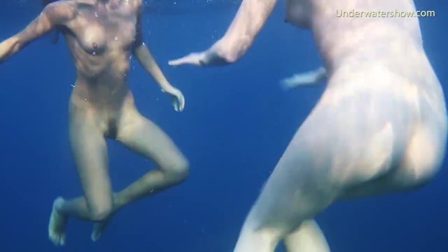 Underwater Show featuring lovebird's underwater teen smut