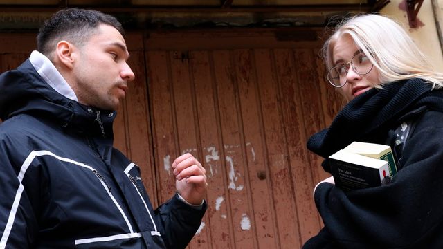 Cute skinny hottie Clockwork Victoria fucked in her favorite poses