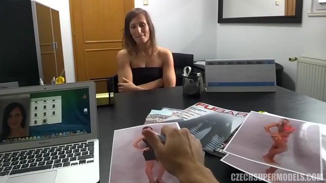 Sensual brunette is sucking a pretty good big dick on the knees