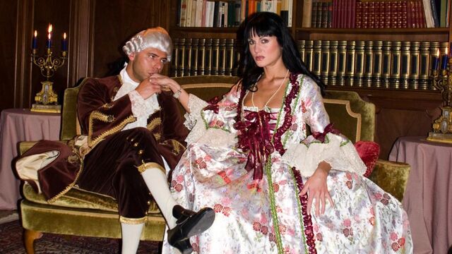 Anal-addicted girlfriend Sarah Twain likes hardcore sex so much