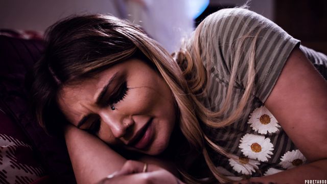 Stunning hotties Alexis Fawx, Adria Rae and Ella Knox share a big boner