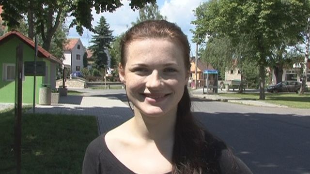 Seduced hottie girlfriend gets her crack fucked hard by a large dick