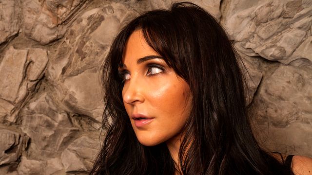 A hot mommy with big boobs and stockings Diana Prince rides on a long dick