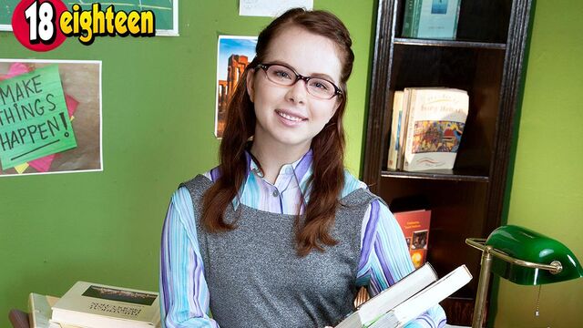 An awesome hard fuck with a brunette Jennifer Matthews