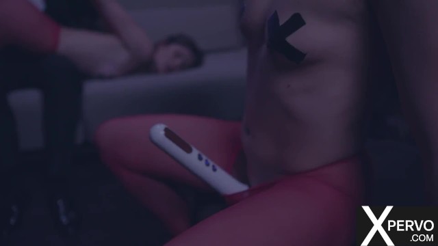 Easy-on-the-eyes Little and Talia's double blowjob movie