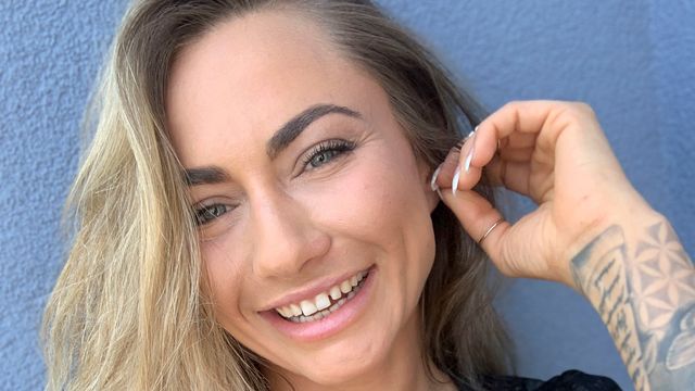 Masturbating sex doll Michaela Isizzu is stimulating her pink vagina