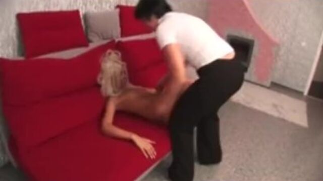 Nice-looking sweetie - live doll trailer - Extreme Movie Pass