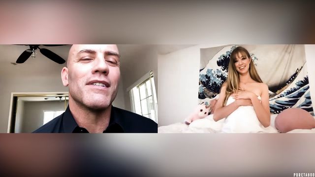 Beautiful chick Haley Reed inserts a nice toy in her little pussy