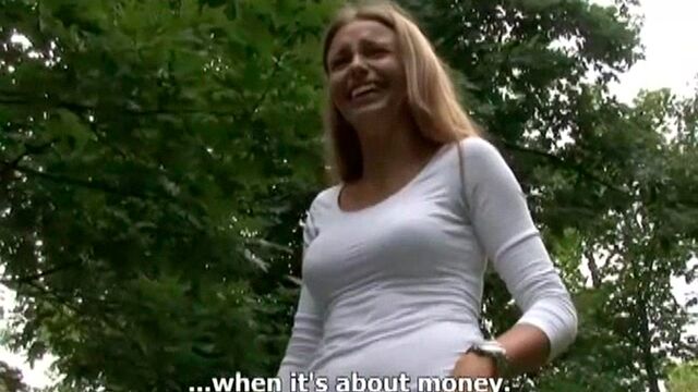 Intensive sex in the forest with a pretty beautiful amateur brunette