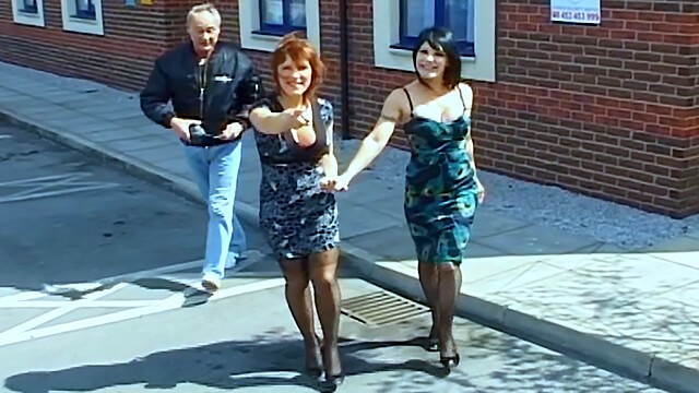 Bonny Daisy Rock and Wendy Taylor at mother trailer