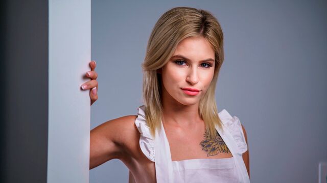 Aesthetic model Kiara Cole nicely fucked in the doggy style