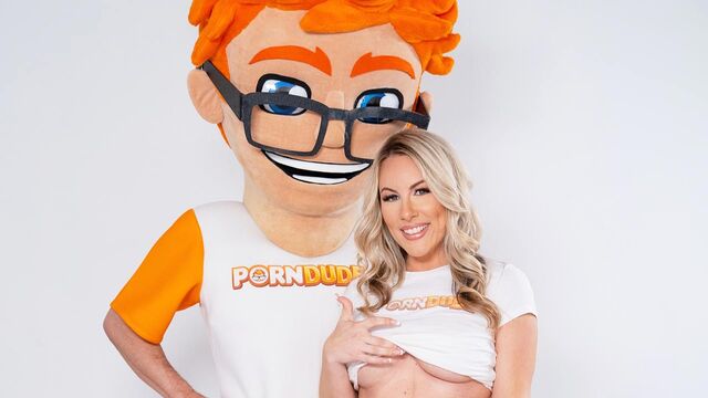 Blondie angel with silicone tits Bunny Madison rammed by big cock