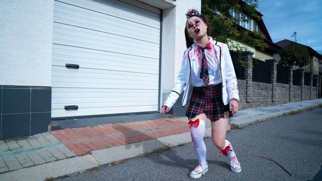 Two guys are screwing a very slutty Japanese babe Yiming Curiosity