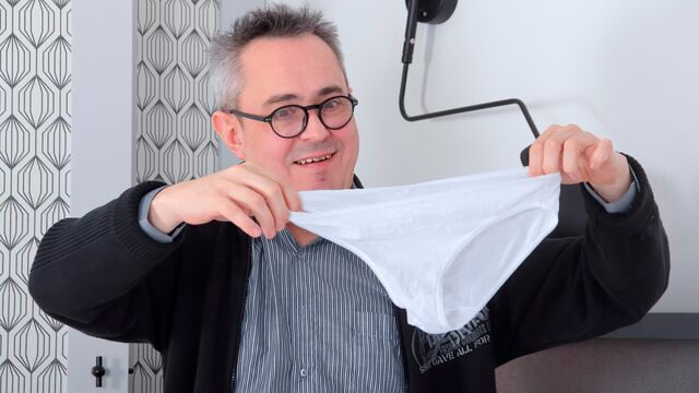 An old man fucks with a slender brunette teen Sweetie Plum